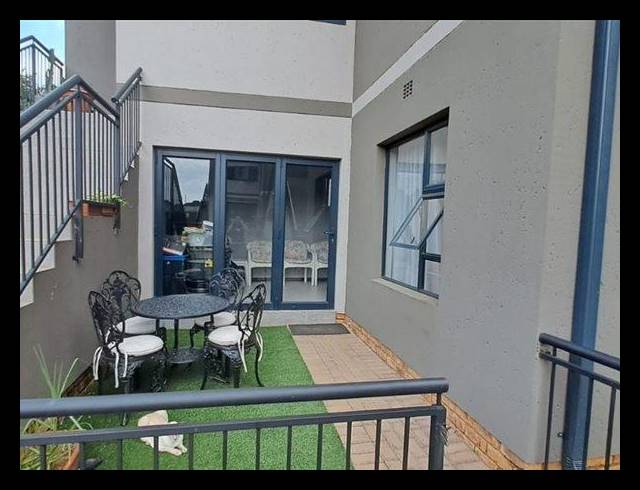 2 BEDROOM TOWNHOUSE FOR SALE IN NORTON PARK